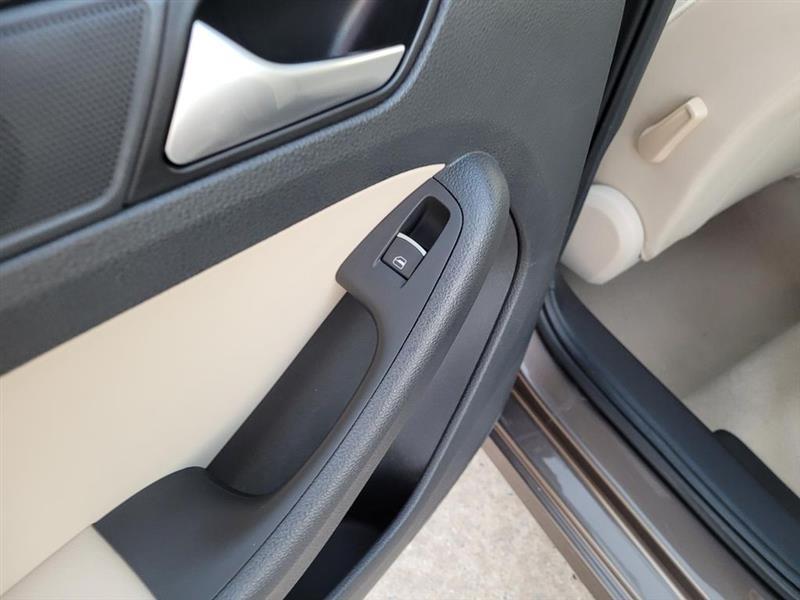 Volkswagen Jetta TDI S 6A 2015