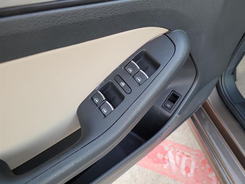 Volkswagen Jetta TDI S 6A 2015