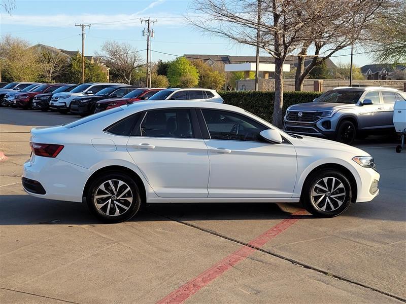 Volkswagen Jetta S 2024