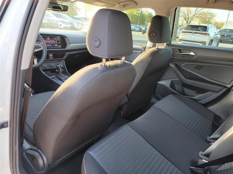 Volkswagen Jetta S 2024