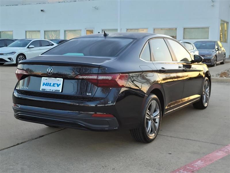 Volkswagen Jetta SE 2024