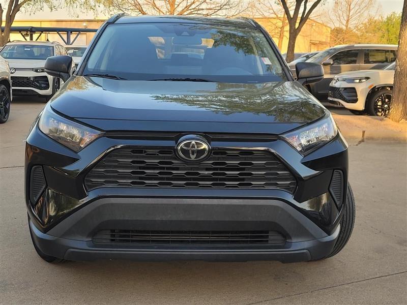Toyota RAV4 LE 2021