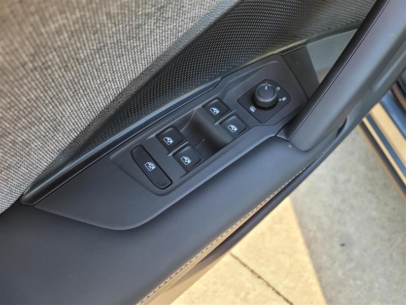 Volkswagen Tiguan S 2025