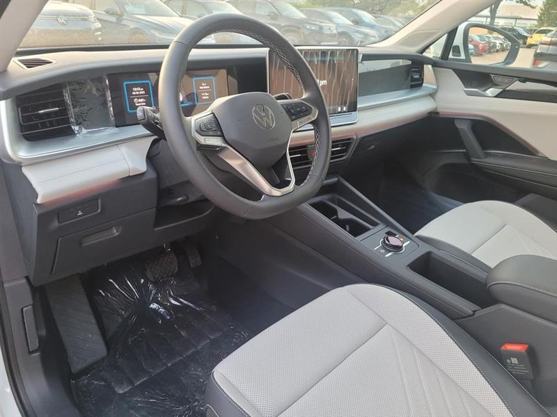 Volkswagen Tiguan SE 2025