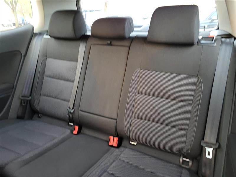 Volkswagen Golf 2.0L 2-Door TDI 2012