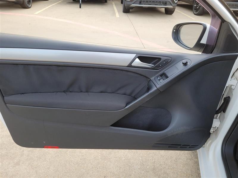 Volkswagen Golf 2.0L 2-Door TDI 2012