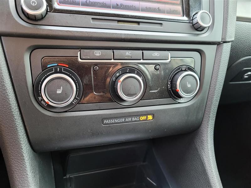 Volkswagen Golf 2.0L 2-Door TDI 2012