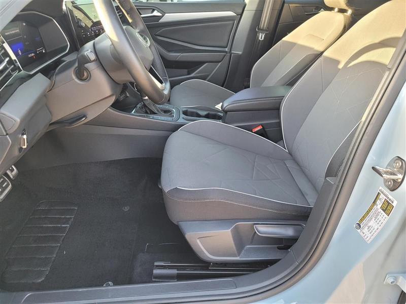 Volkswagen Jetta Sport 2025