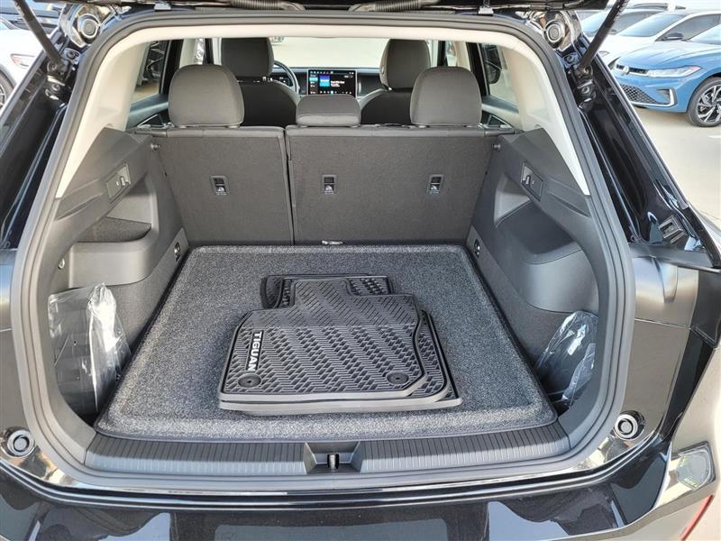 Volkswagen Tiguan S 2025