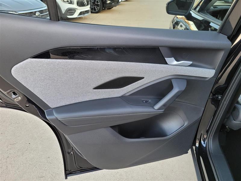 Volkswagen Tiguan S 2025