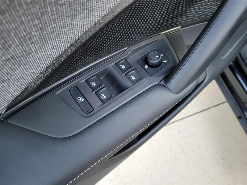 Volkswagen Tiguan S 2025