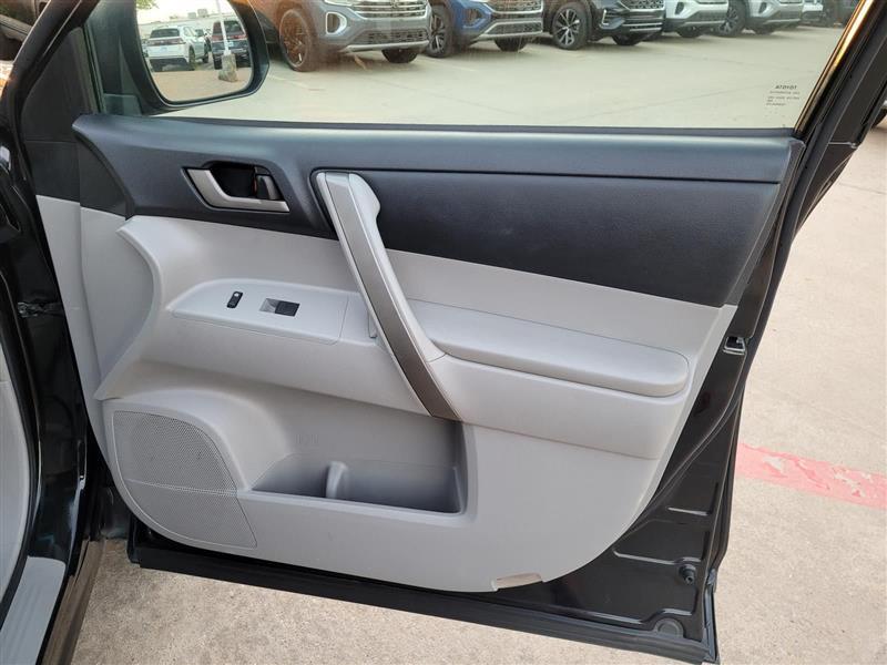 Toyota Highlander Sport 2WD 2010