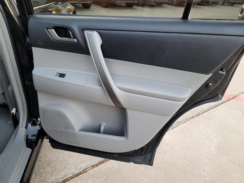 Toyota Highlander Sport 2WD 2010