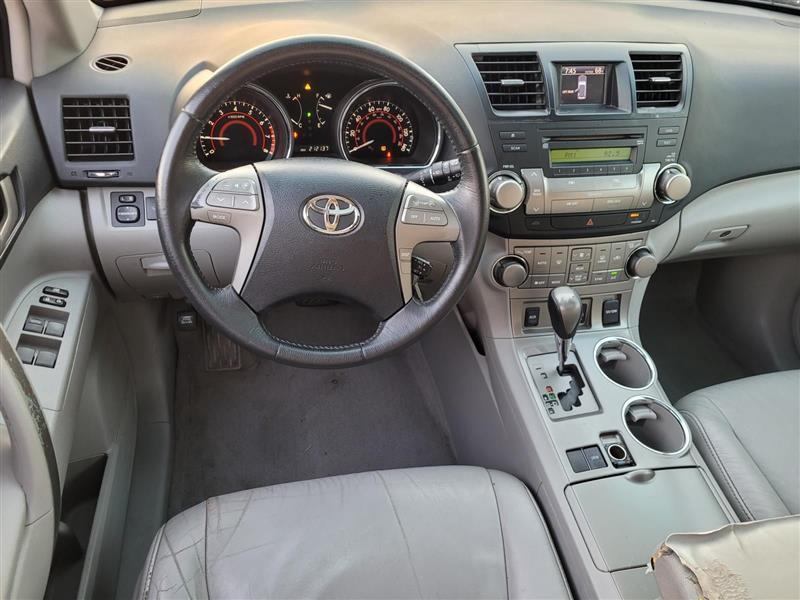 Toyota Highlander Sport 2WD 2010