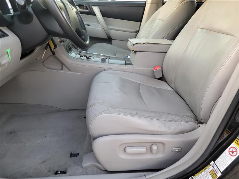 Toyota Highlander Sport 2WD 2010