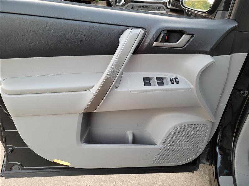 Toyota Highlander Sport 2WD 2010