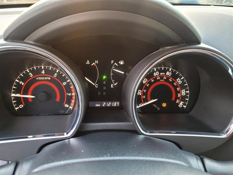 Toyota Highlander Sport 2WD 2010