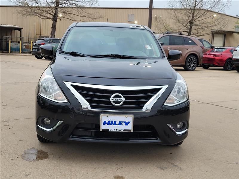 Nissan Versa  2018