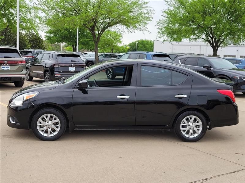 Nissan Versa  2018