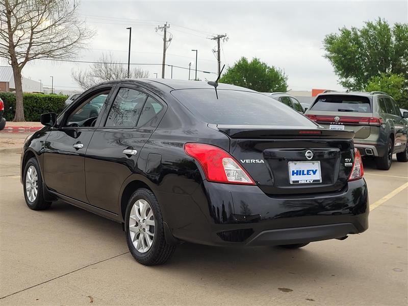Nissan Versa  2018