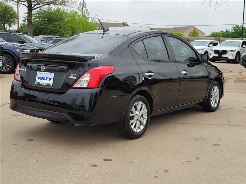 Nissan Versa  2018