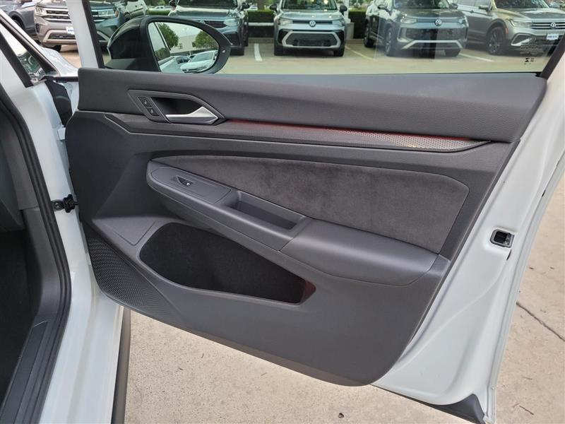 Volkswagen Golf GTI S 6M 2024