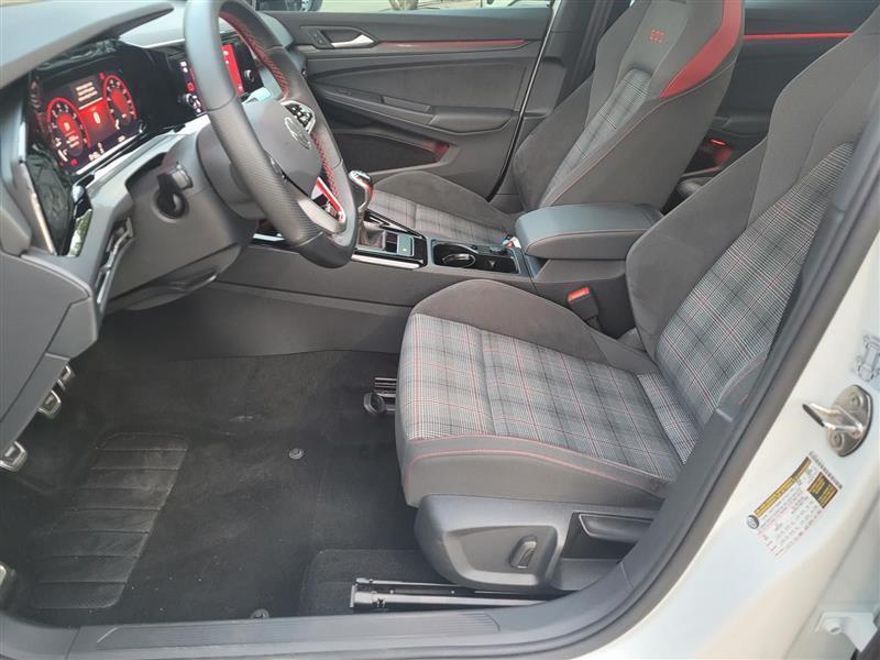 Volkswagen Golf GTI S 6M 2024