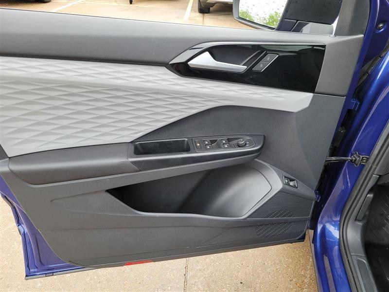 Volkswagen Taos S 2023