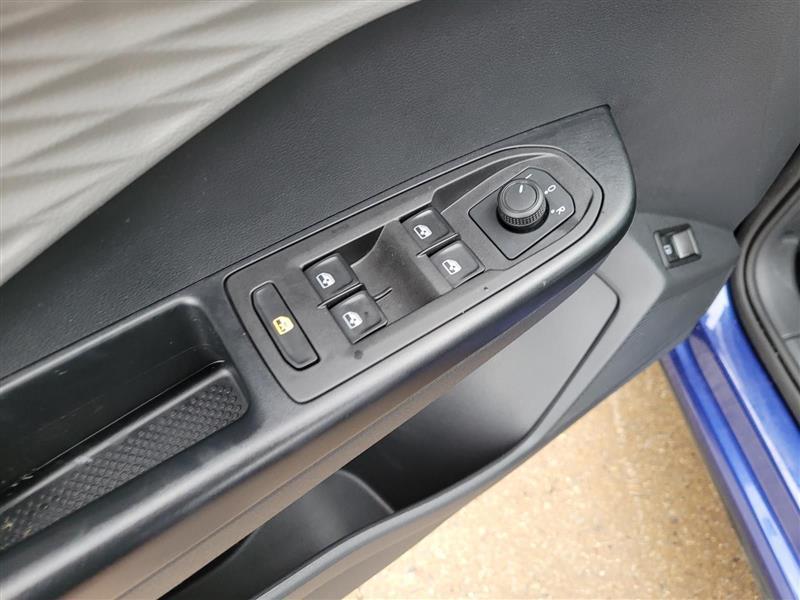 Volkswagen Taos S 2023