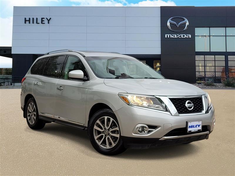 Nissan Pathfinder SL 2WD 2015
