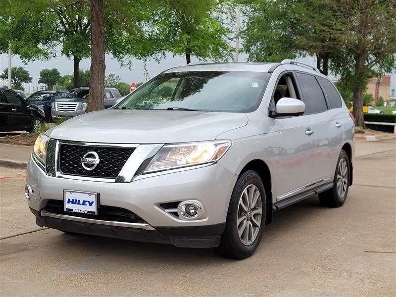 Nissan Pathfinder SL 2WD 2015
