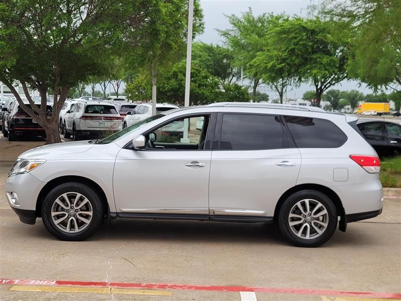 Nissan Pathfinder SL 2WD 2015