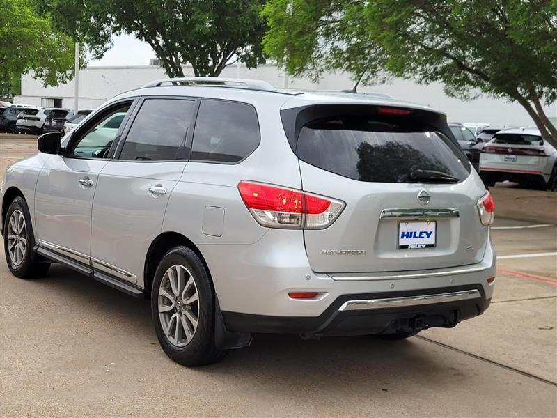 Nissan Pathfinder SL 2WD 2015