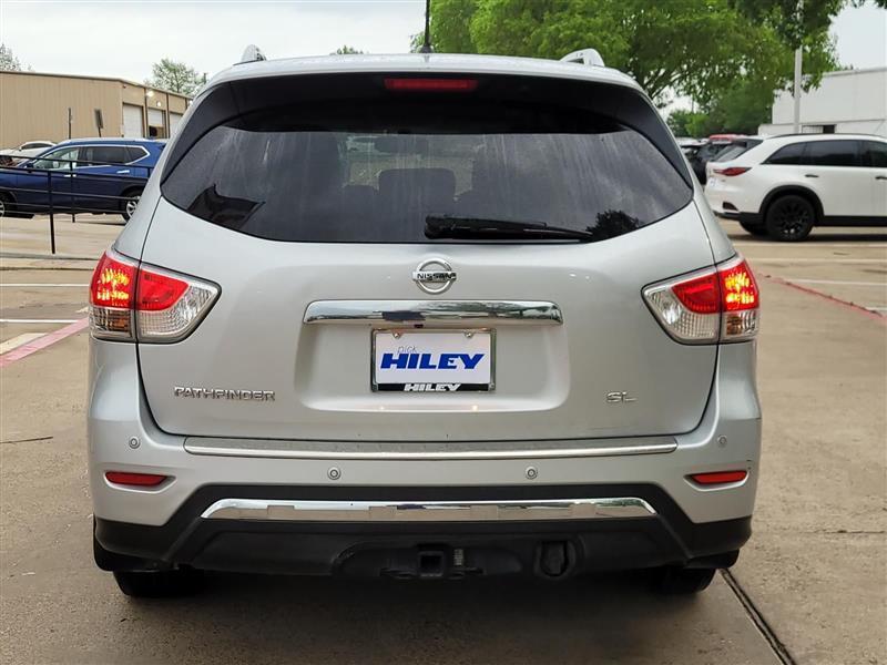 Nissan Pathfinder SL 2WD 2015