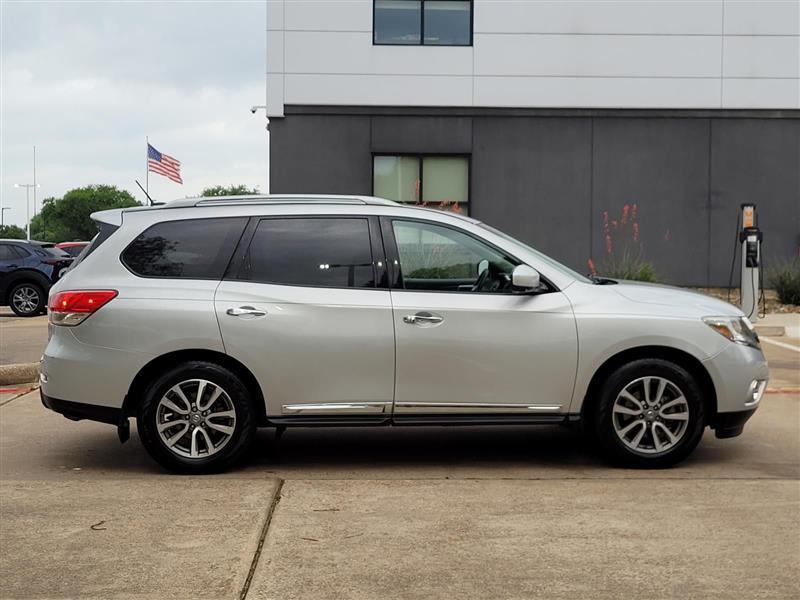 Nissan Pathfinder SL 2WD 2015