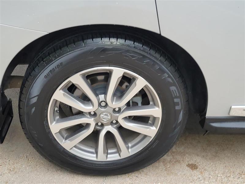 Nissan Pathfinder SL 2WD 2015