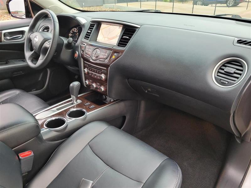 Nissan Pathfinder SL 2WD 2015