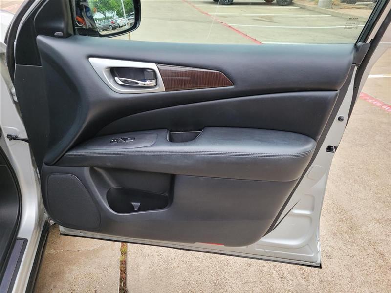 Nissan Pathfinder SL 2WD 2015