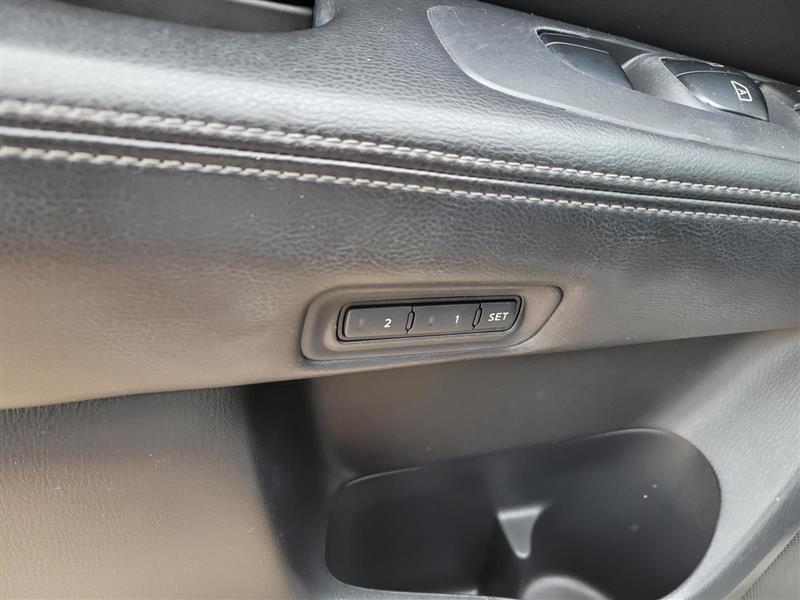 Nissan Pathfinder SL 2WD 2015