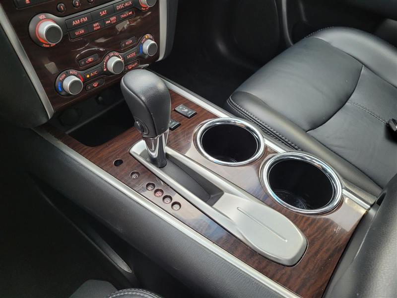 Nissan Pathfinder SL 2WD 2015