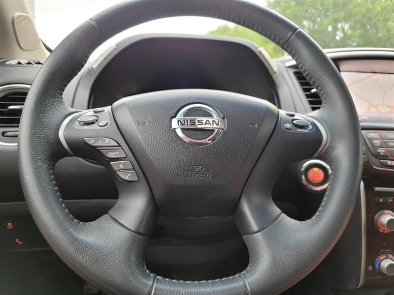 Nissan Pathfinder SL 2WD 2015