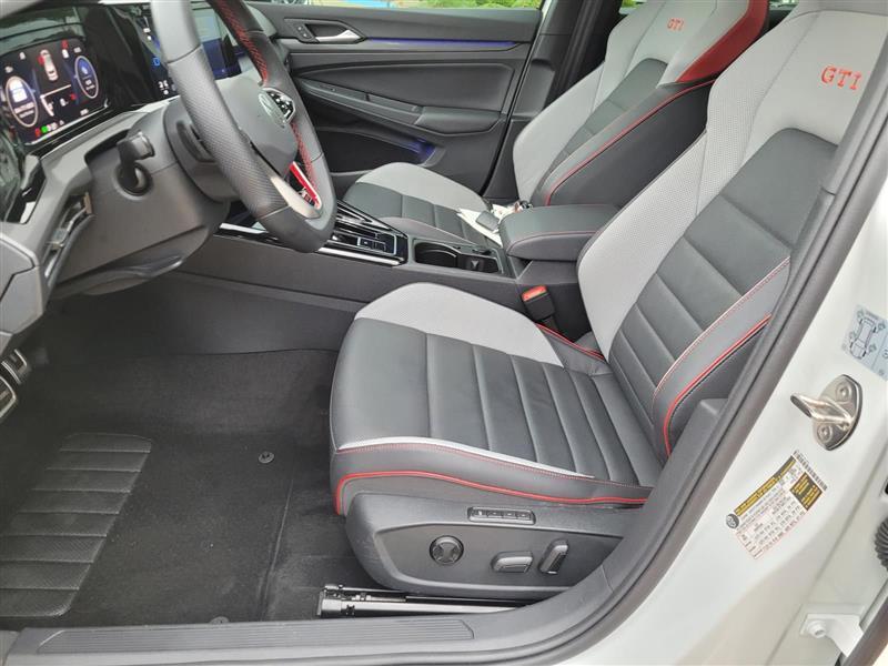 Volkswagen Golf GTI SE 2024