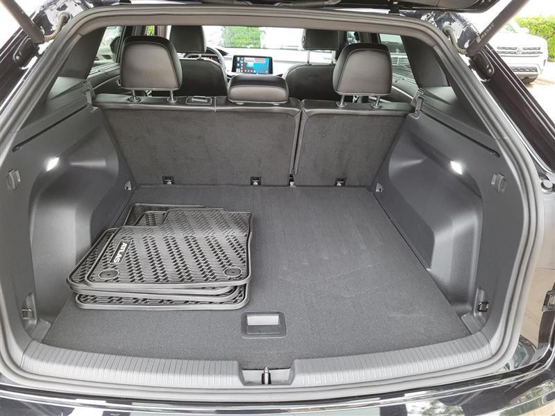 Volkswagen Atlas Cross Sport SE w/Technology 2024