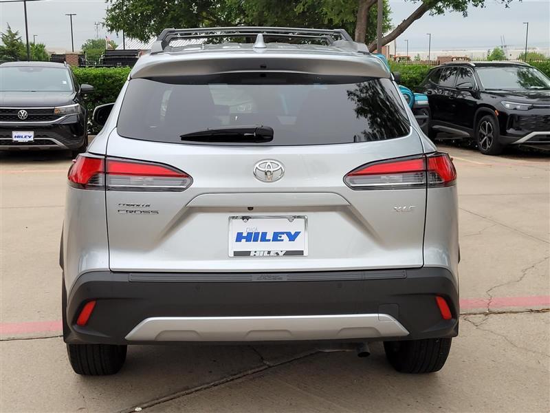Toyota Corolla Cross XLE 2024