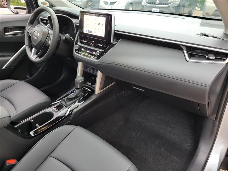 Toyota Corolla Cross XLE 2024