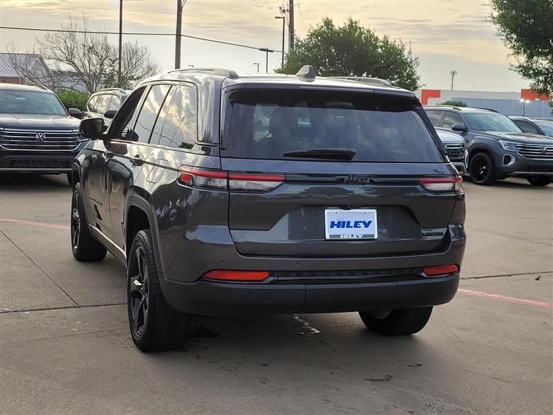 Jeep Grand Cherokee Limited 2WD 2023