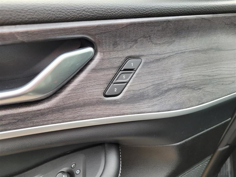Jeep Grand Cherokee Limited 2WD 2023