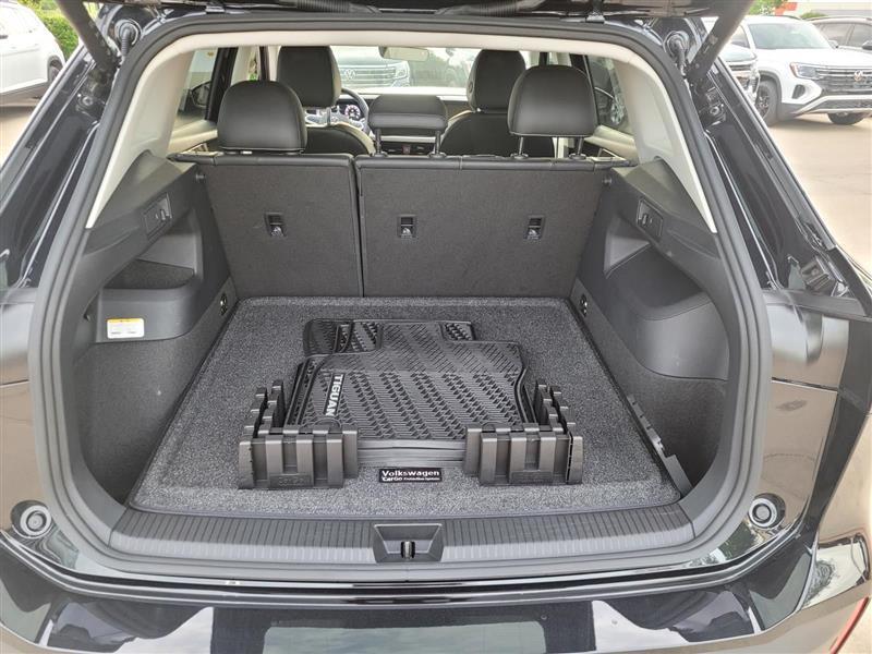 Volkswagen Tiguan SE 2025