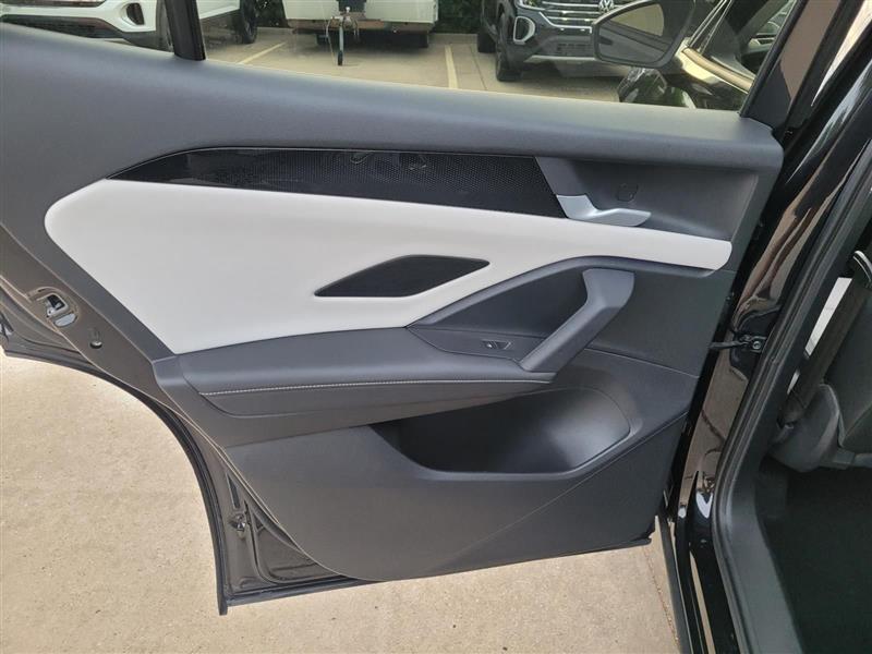 Volkswagen Tiguan SE 2025