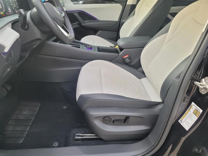 Volkswagen Tiguan SE 2025